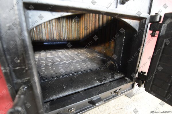 Колосниковая топка котла на дровах КВД-0.58 МВт